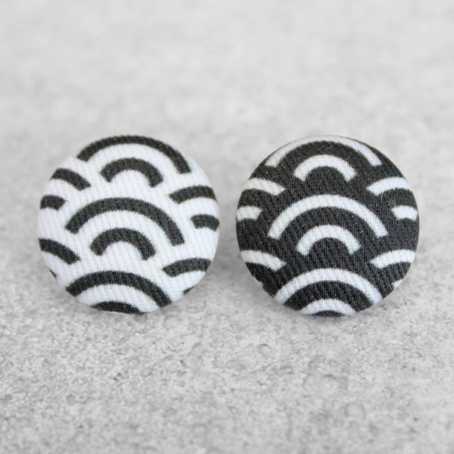 Bold 7/8 Inch Black and White Waves Fabric Button Earrings