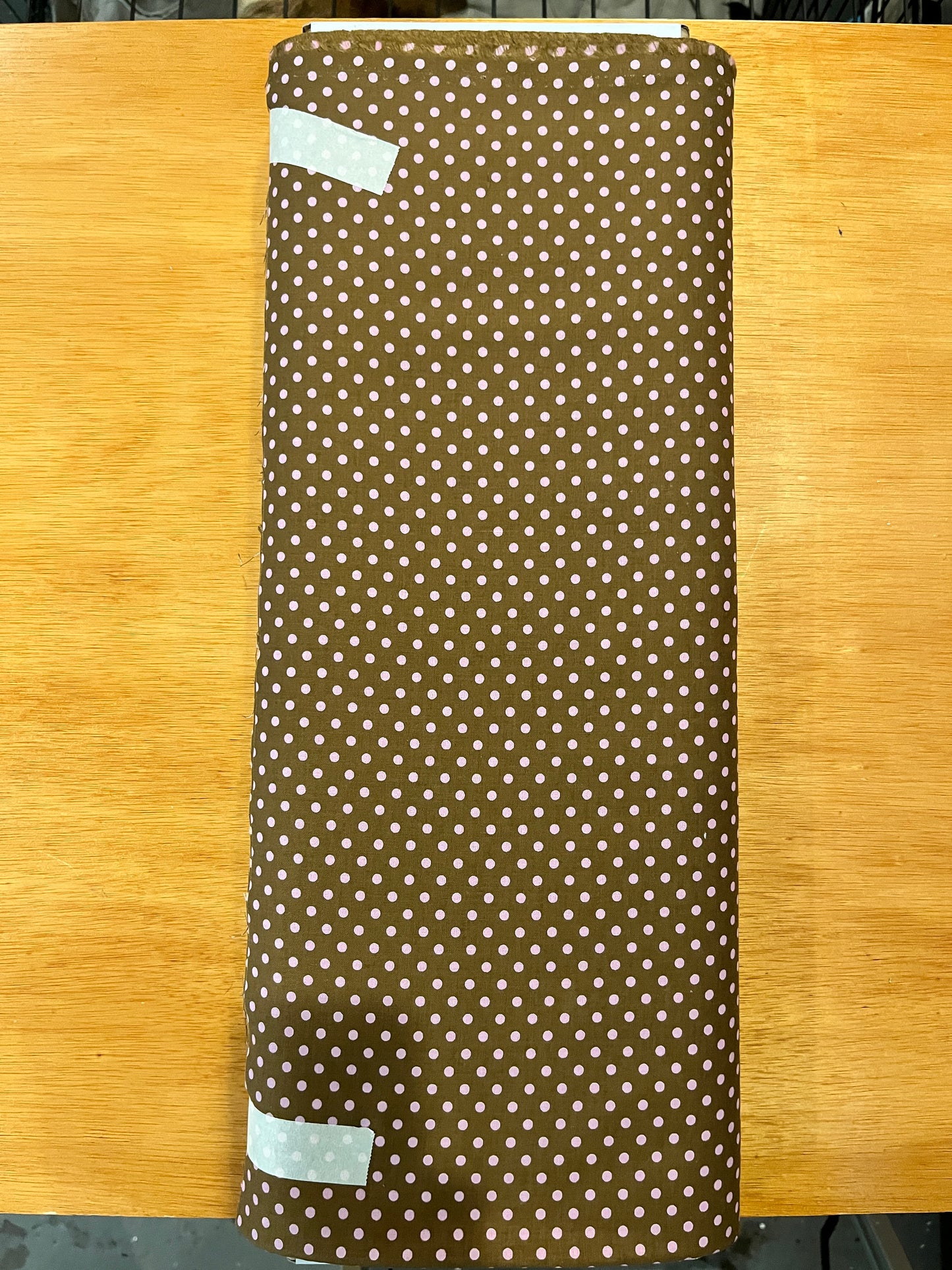 Robert Kaufman - Dots-A-Lot Brown/Pink 1/4 yard